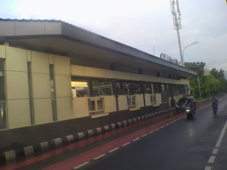 Ilustrasi Bukan Hanya Nama. Foto: Halte Busway Transjakarta/mataconews