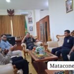 Rapat koordinasi PN Tenggarong bersama PT Matacon Trans Sinergi dan unsur kepolisian terkait persiapan pelaksanaan sita eksekusi 5 unit DT HINO Z54141 + Dump. Foto : Mataconews